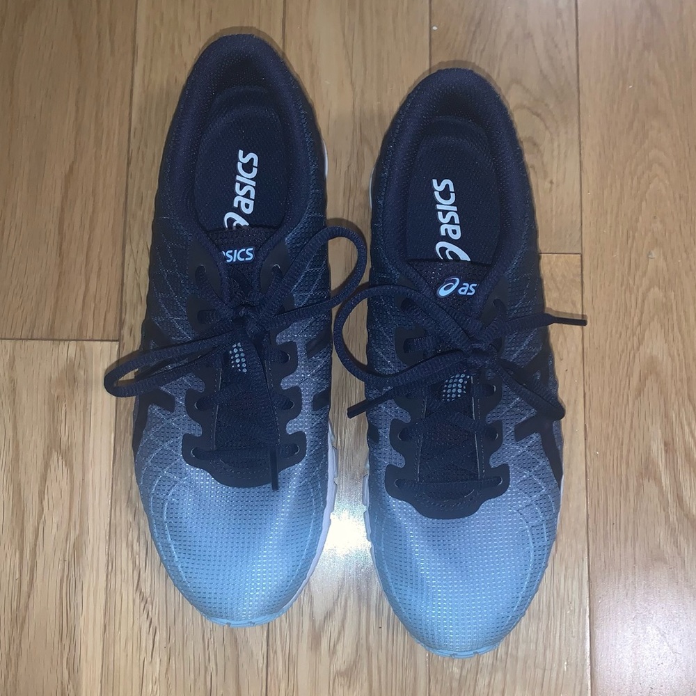 LIKE NEW - ASICS GEL-QUANTUM 180 4 in Heritage Blue/Peacoat - women’s US 8.5